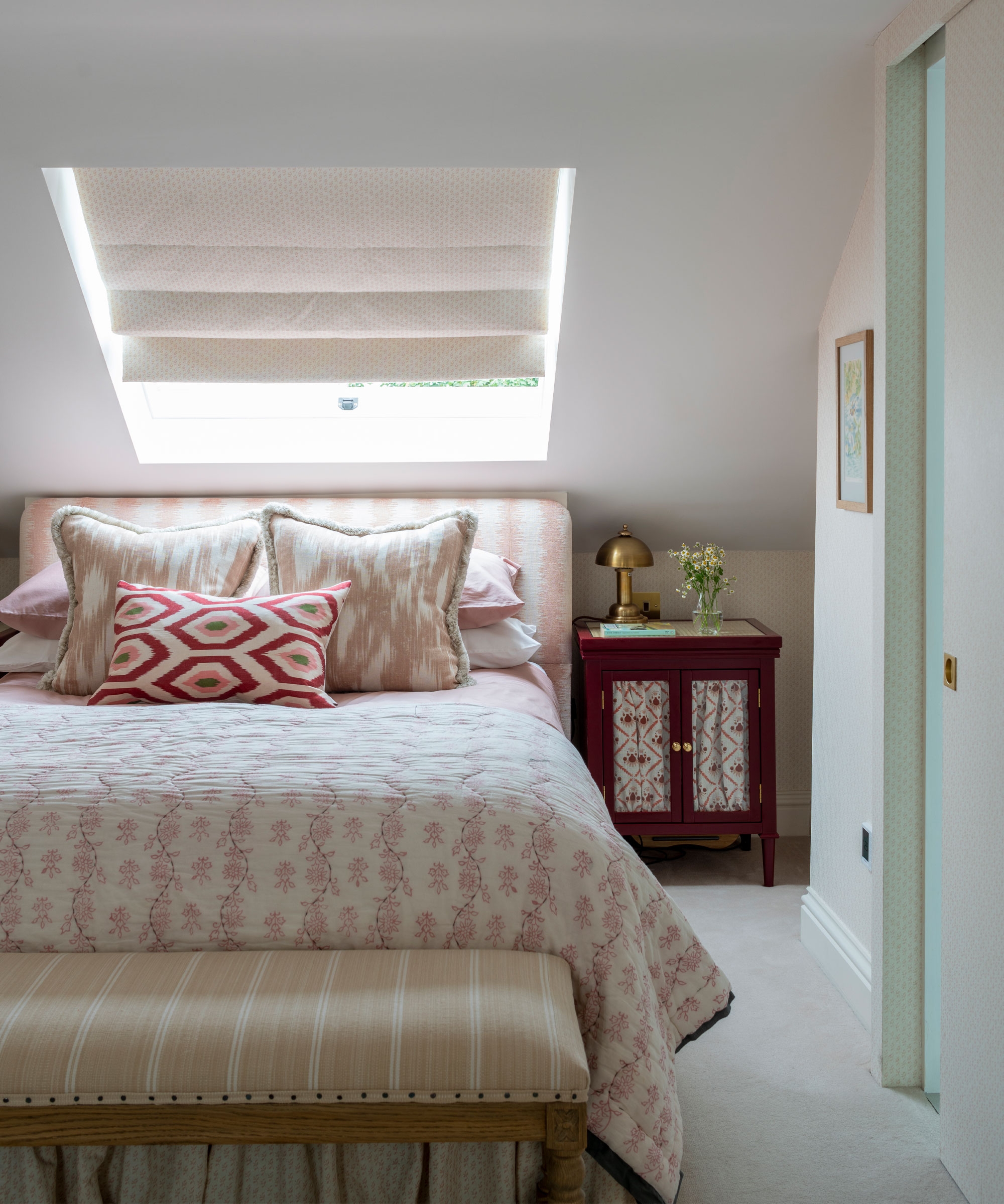 should bedding match wall colors