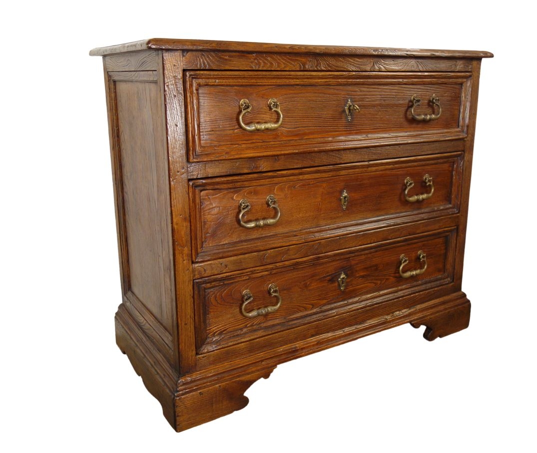 VERNAZZA Old Chestnut 3 Drawer Cassettone Dresser Bellini s Mediterranean Collection Bellini s Antique Italia